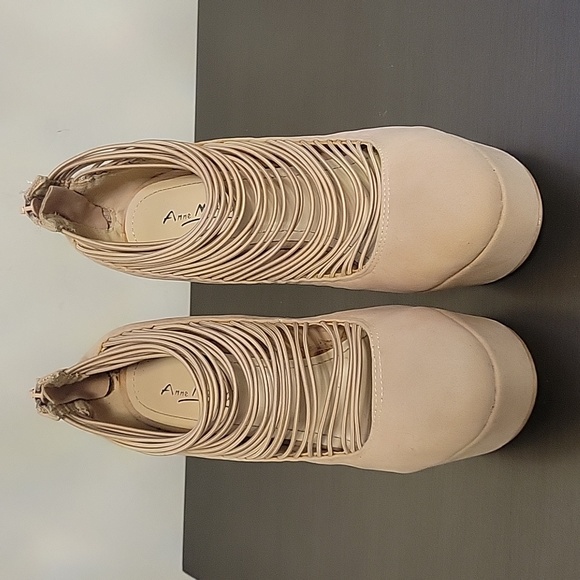 Anne Michelle Real Love Tan Faux Suede Back Zip Platform High Heels Size 8.5M - Picture 2 of 9